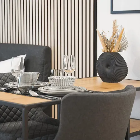 Naehe Hauptbahnhof, Fuer Zwei, Kingsize Bett, Netflix Pforzheim